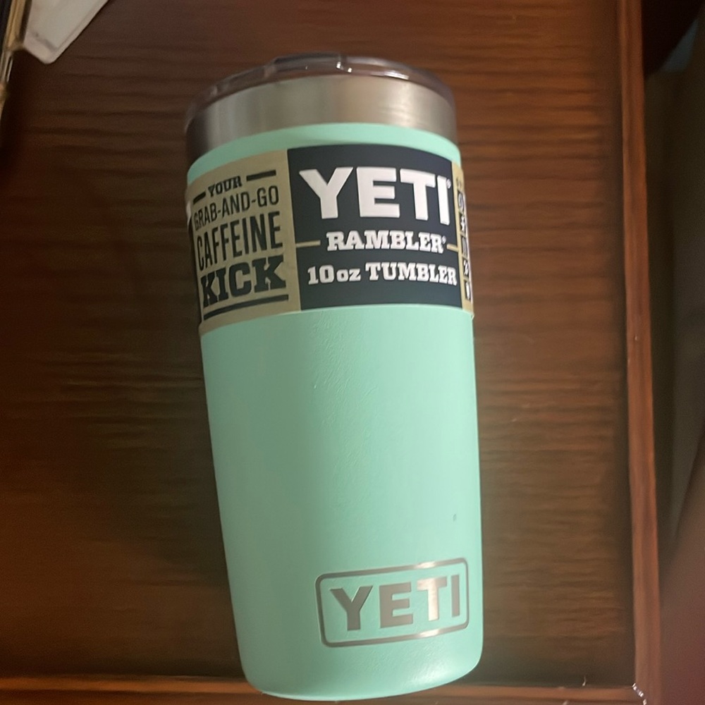 Yeti rambler 10 oz tumbler🎄🎄🎄🎁🎁🎁